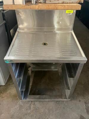 DESCRIPTION 23" UNDER BAR STAINLESS DRY RACK CABINET. LOCATION BAY 6 QUANTITY 1