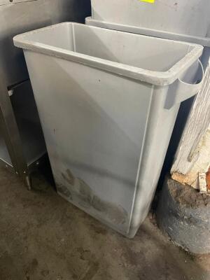 DESCRIPTION (2) 20 GALLON GREY BAR SIDE TRASH CANS THIS LOT IS SOLD BY THE PIECE LOCATION BAY 6 QUANTITY 2