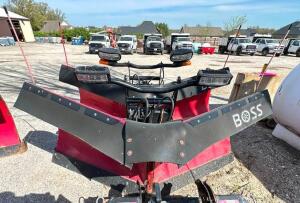 DESCRIPTION: BOSS 8'2" POWER-V XT SNOW PLOW BRAND/MODEL: BOSS LOCATION LOT SIZE: 8'2"