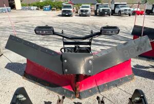 DESCRIPTION: 2016 BOSS 8'2" POWER-V XT SNOW PLOW BRAND/MODEL: BOSS INFORMATION: INCLUDES CONTROL KIT LOCATION LOT SIZE: 8'2"