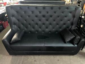 DESCRIPTION 80" X 48" BLACK PLEATHER HIGH BACK BENCH SEAT LOCATION BAY 7 QUANTITY 1