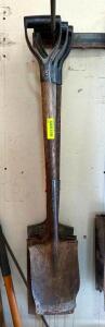 DESCRIPTION: (4) 36" SPADE W/ WOODEN SHAFT LOCATION WAREHOUSE #2 SIZE: 36"