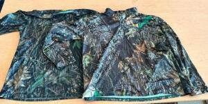 DESCRIPTION: (3) ASSORTED UNDER ARMOR XL SHIRTS BRAND / MODEL: UNDER ARMOR LOCATION: BUILDING 4 THIS LOT IS: ONE MONEY QTY: 1