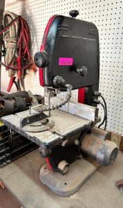 DESCRIPTION: SKIL 9" BENCHTOP BAND SAW BRAND / MODEL: SKIL 3386 ADDITIONAL INFORMATION 120 VOLT, 1 PHASE. IN WORKING ORDER LOCATION: BUILDING 3 QTY: 1