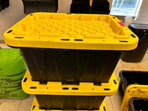 DESCRIPTION: (4) 12 GALLON PLASTIC TOTES W/ LIDS BRAND / MODEL: HDX SIZE 12 GALLON LOCATION: BUILDING 5 THIS LOT IS: SOLD BY THE PIECE QTY: 4