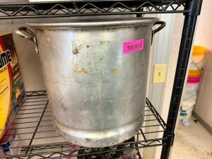 DESCRIPTION: 30 QT ALUMINUM STOCK POT LOCATION: BUILDING 5 QTY: 1