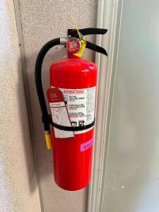 DESCRIPTION: DRY CHEMICAL FIRE EXTINGUISHER LOCATION: BUILDING 5 QTY: 1