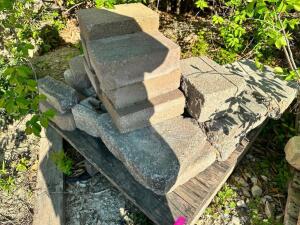 DESCRIPTION: PALLET OF ASSORTED CONTRITE PAVERS / BLOCKS THIS LOT IS: ONE MONEY QTY: 1