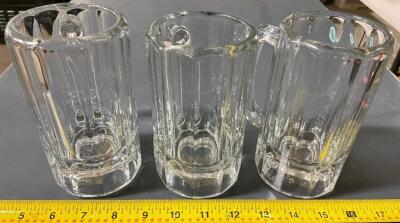 DESCRIPTION (12) 16 OZ GLASS BEER MUGS THIS LOT IS SOLD BY THE PIECE. LOCATION BAY 7 QUANTITY 12