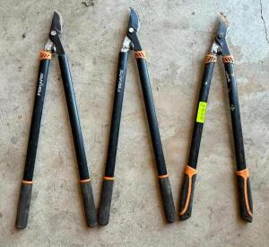 DESCRIPTION: (3) 24" POWER LEVER LOPPER TOOL BRAND/MODEL: FISKARS LOCATION WAREHOUSE #1 SIZE: 24"