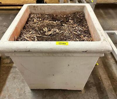 DESCRIPTION: 25" ROUND X 36" TALL STONE PLANTER SIZE 25" R X 36" T LOCATION: BAY 6 QTY: 1