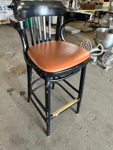 DESCRIPTION: (2) 30" BAR BACK BAR STOOLS. BLACK W/ TAN CUSHION LOCATION: BAY 6 THIS LOT IS: SOLD BY THE PIECE QTY: 2