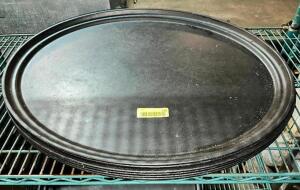 DESCRIPTION: (6) 27" BLACK OVAL SERVING TRAYS SIZE 27" LOCATION: BAY 7 THIS LOT IS: SOLD BY THE PIECE QTY: 6