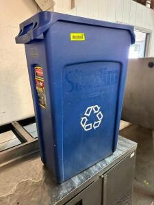 DESCRIPTION: RUBBERMAID 20 GALLON RECYCLE CAN LOCATION: BAY 6 QTY: 1