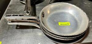 DESCRIPTION: (4) 10" SKILLETS LOCATION: BAY 6 THIS LOT IS: SOLD BY THE PIECE QTY: 4