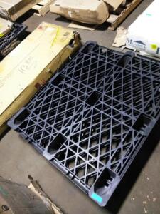 (3) PLASTIC PALLETS