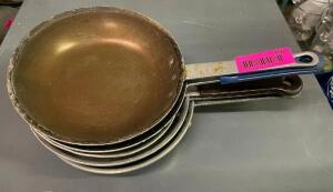 (5) 8" SKILLETS.