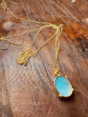 DESCRIPTION: DRUZY BLUE STONE NECKLACE QTY: 1