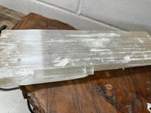 DESCRIPTION: SELENITE LOG SIZE: 15"X4"X1-1/4" QTY: 1