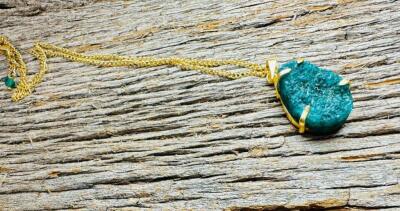 DESCRIPTION: DRUZY BLUE STONE NECKLACE QTY: 1