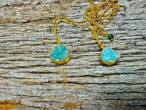 DESCRIPTION: DRUZY LIGHT BLUE DOUBLE STONE NECKLACE QTY: 1