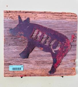 DESCRIPTION: BBQ PIG SIGN ON BARNWOOD SIZE: 15"X18" QTY: 1