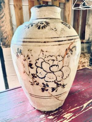 DESCRIPTION: IMPORTED LARGE VASE SIZE: 24"X14" QTY: 1