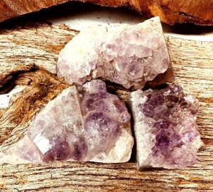 DESCRIPTION: (3) AMETHYST STONES QTY: 3