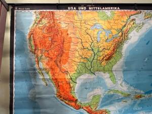 DESCRIPTION: VINTAGE VEB HERMANN HAACK US MAP SIZE: 60"X72" QTY: 1