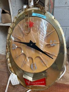 DESCRIPTION: VINTAGE BUDWEISER CLOCK SIZE: 21"X12" QTY: 1