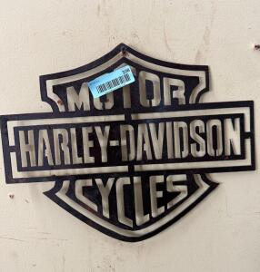 DESCRIPTION: METAL HARLEY DAVIDSON SIGN SIZE: 15"X12" QTY: 1