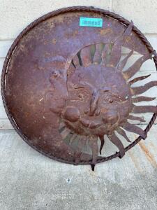 DESCRIPTION: METAL SUN DECOR SIZE: 21" QTY: 1