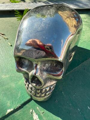 DESCRIPTION: CHROME SKULL SIZE: 5"X3"X3-1/2" QTY: 1