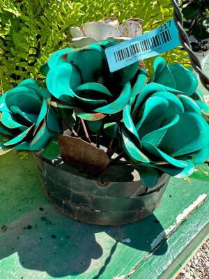 DESCRIPTION: METAL ROSE BASKET SIZE: 12"X11" QTY: 1