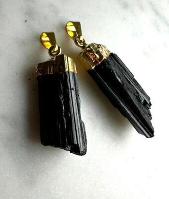 DESCRIPTION: PAIR OF BLACK ONYX EARRINGS QTY: 1