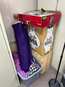 ASSORTED CHRISTMAS DECORATIONS