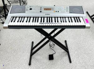 YAMAHA PORTABLE KEYBOARD PIANO