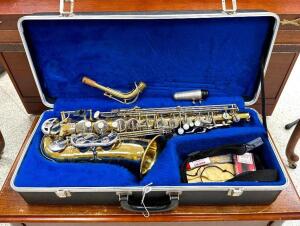 SELMER AS500 SAXOPHONE W/CASE