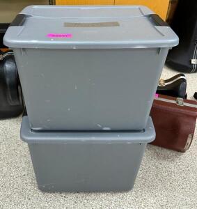 (2) GREY PLASTIC TOTE W/ LIDS