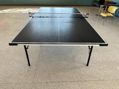 PING PONG TABLE W/ PADDLE SET