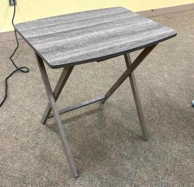 24" X 18" COLLAPSIBLE WOODEN TABLELOCATION ROOM 105SIZE: 24" X 18"