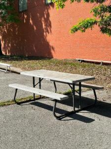 PICNIC TABLE