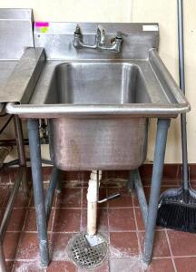 SINGLE WELL STAINLESS SLOP SINK.