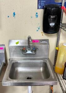 WALL MOUNTED STAINLESS HAND SINK