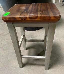 WOOD TOP DINNING STOOL