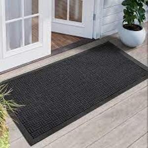 DESCRIPTION: (2) HEAVYWEIGHT INDOOR ENTRANCE MATS BRAND/MODEL: GLOBAL SIZE: 4' X 6' RETAIL$: $80.00 EA QTY: 2