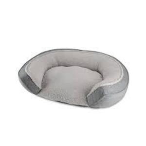 DESCRIPTION: (1) DOG BED BRAND/MODEL: CANINE CREATIONS STEP IN BED RETAIL$: $70.56 EA QTY: 1