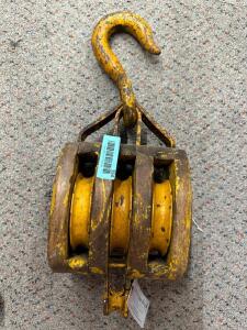 DESCRIPTION: HEAVY DUTY PULLEY SIZE: 10"X16" QTY: 1