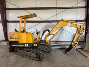 JOHN DEERE 25 EXCAVATOR WITH FRONT PLOW