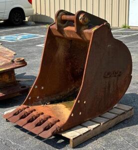 30" EXCAVATOR BUCKET ATTACHMENT